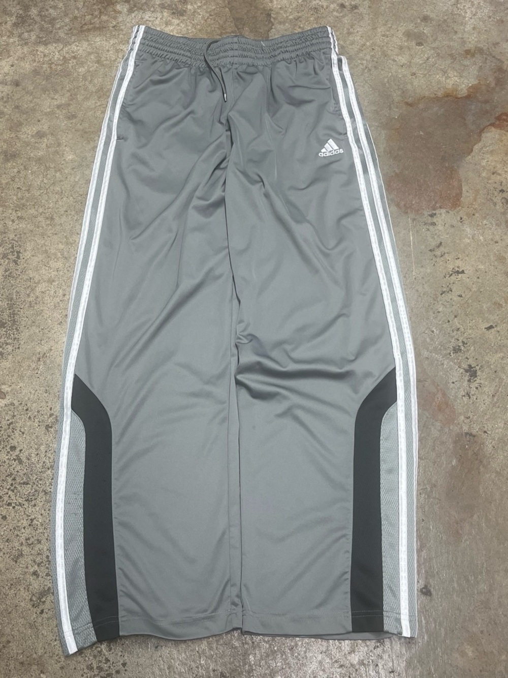 Y2K Adidas Track Pants Men’s Medium Gray Loose Stripes Breathable Soccer Summer